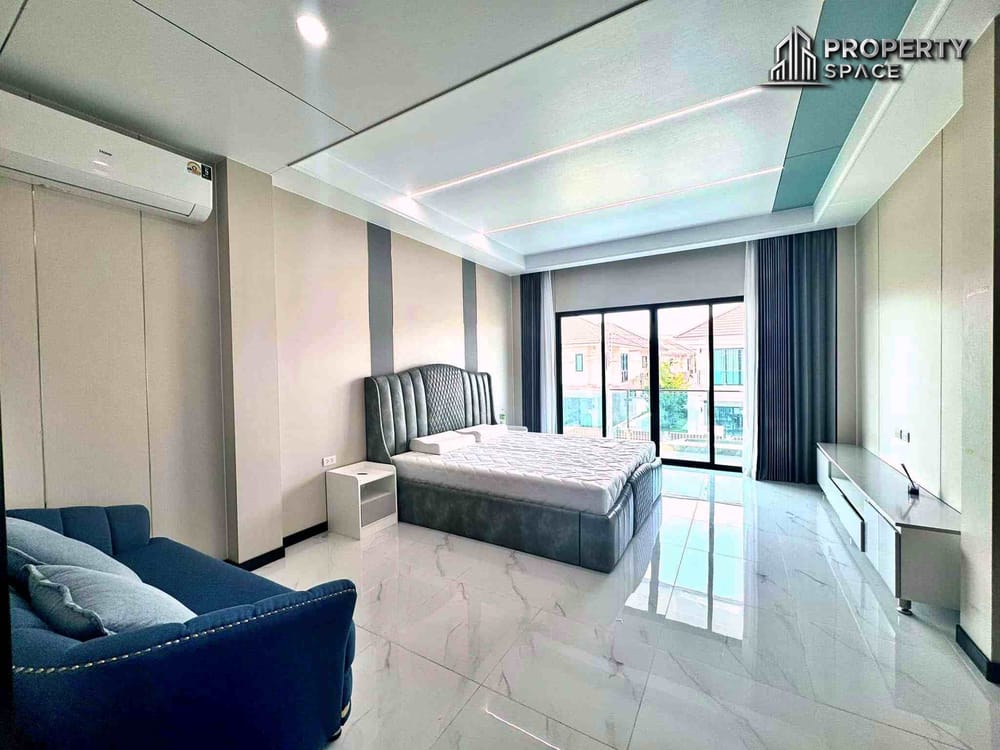 Modern 4 Bedroom Pool Villa Modern In The Lake Huai Yai Pattaya For Rent Image 9