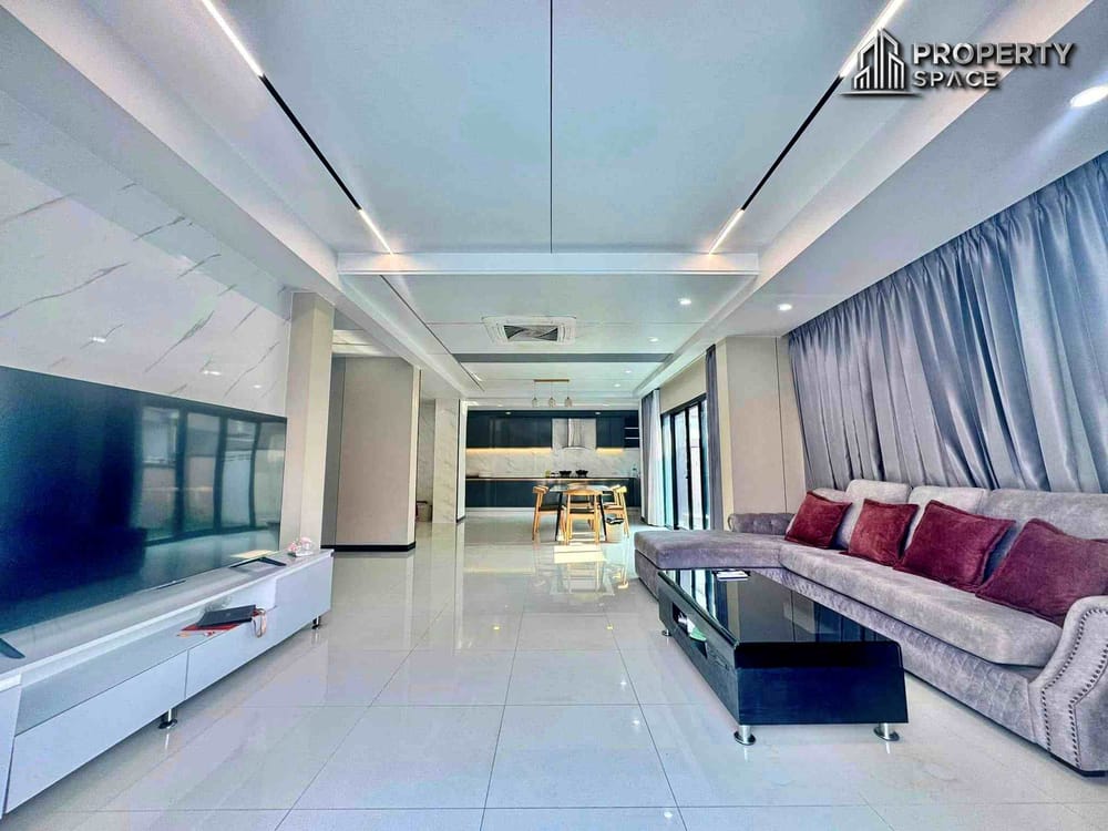 Modern 4 Bedroom Pool Villa Modern In The Lake Huai Yai Pattaya For Rent Image 5