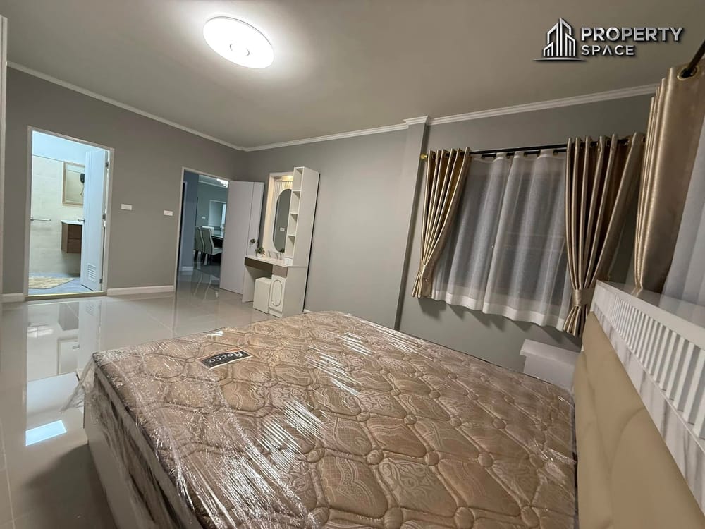 Modern 4 Bedroom Single House With Pool In East Pattaya For Sale Image 18