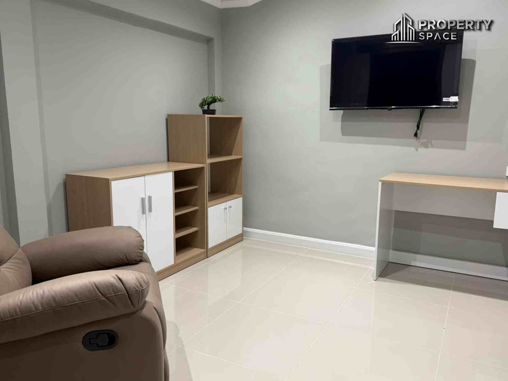 Modern 4 Bedroom Single House With Pool In East Pattaya For Sale Image 13