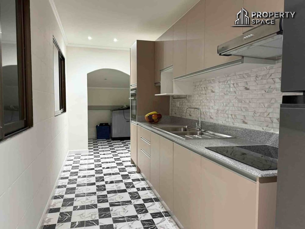 Modern 4 Bedroom Single House With Pool In East Pattaya For Sale Image 12