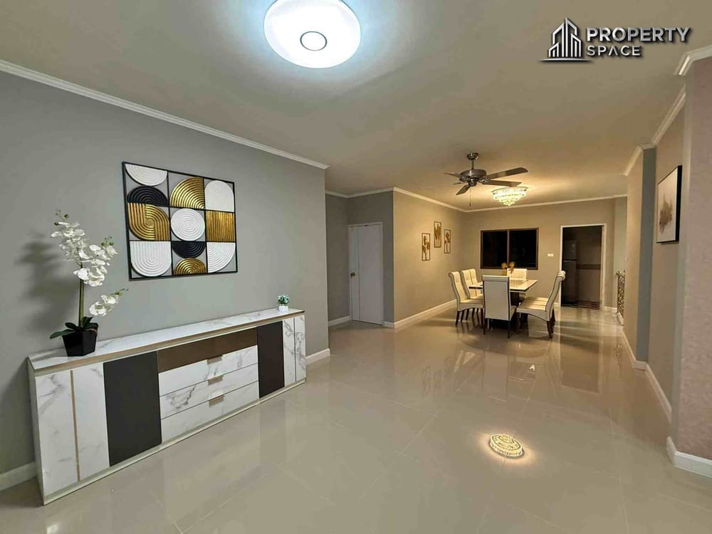 Modern 4 Bedroom Single House With Pool In East Pattaya For Sale Image 8