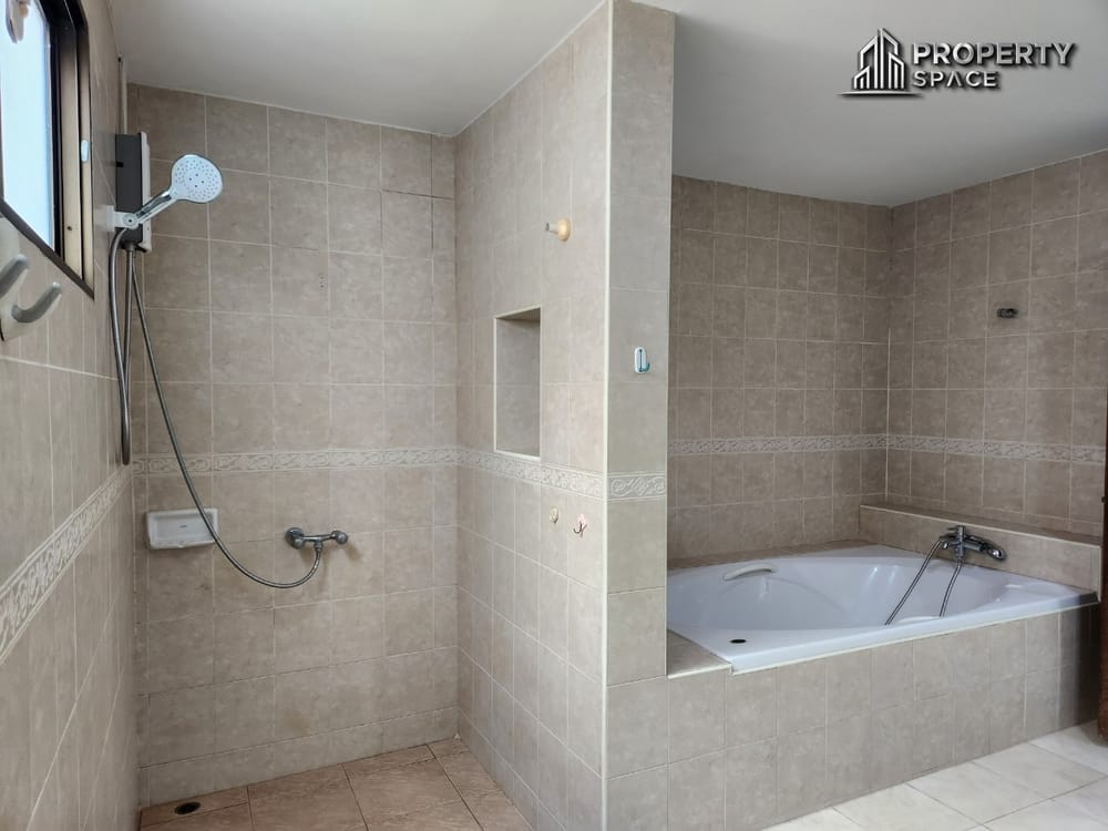 Single-Story 3-Bedroom House For Rent In Khao Talo Pattaya Image 18