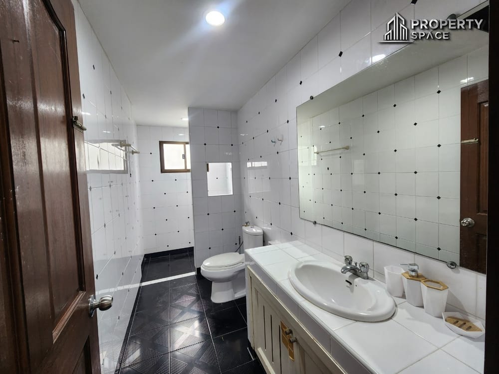 Single-Story 3-Bedroom House For Rent In Khao Talo Pattaya Image 19