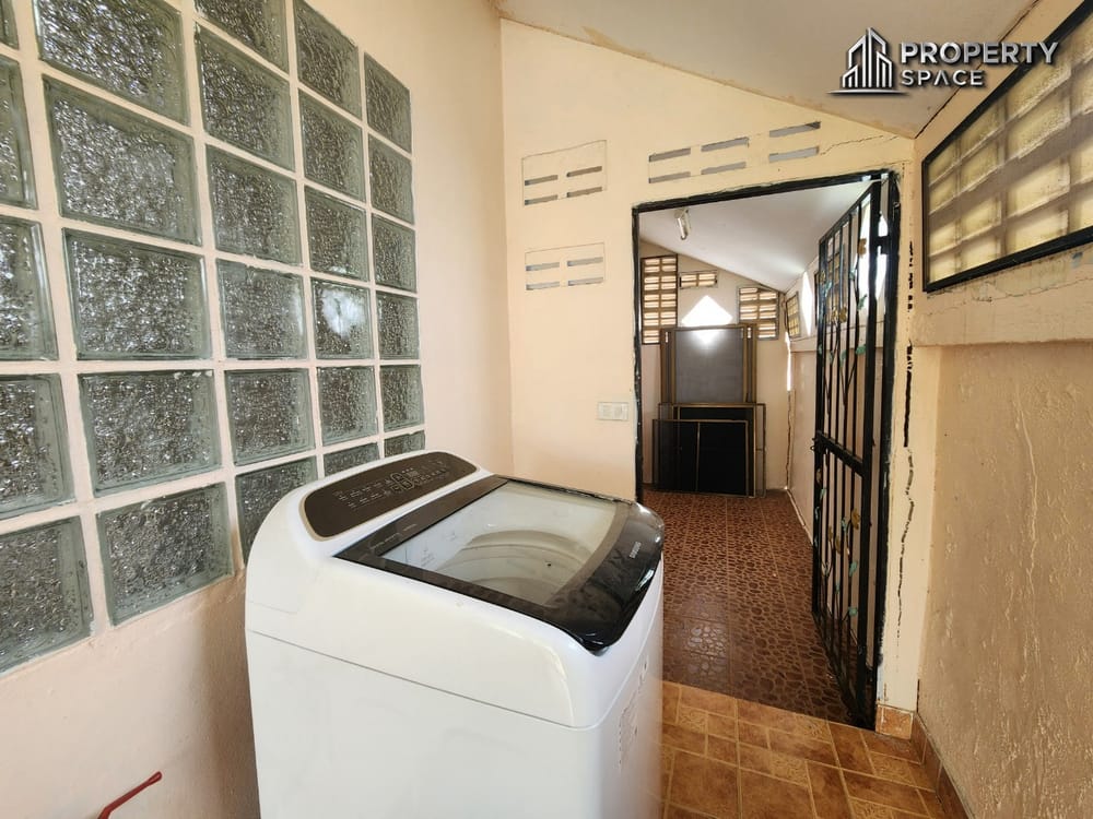 Single-Story 3-Bedroom House For Rent In Khao Talo Pattaya Image 28