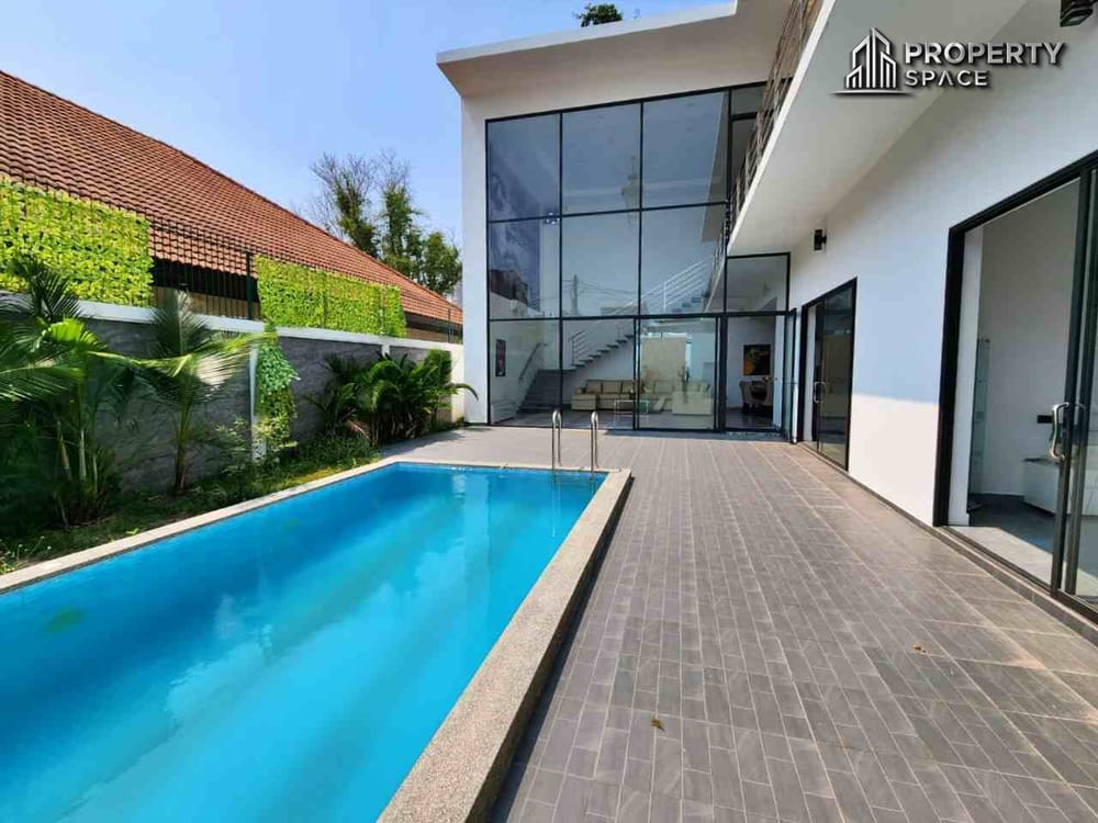 Brand New Ultra Luxury 6 Bedroom Pool Villa In the Heart of Pratumnak For Sale Image 3