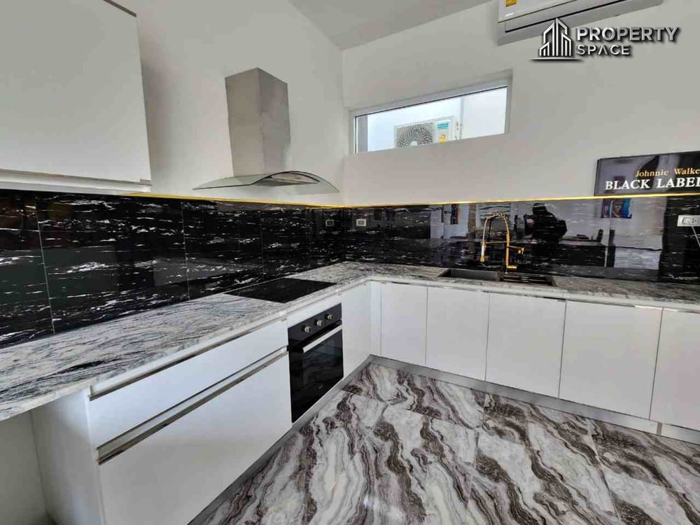 Brand New Ultra Luxury 6 Bedroom Pool Villa In the Heart of Pratumnak For Sale Image 10