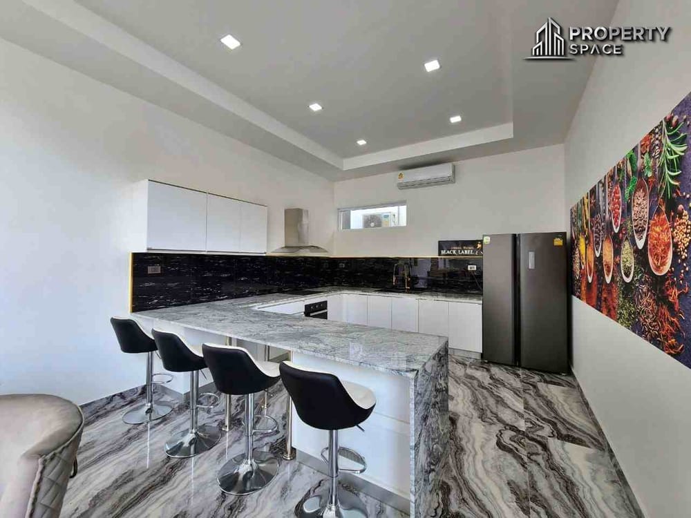 Brand New Ultra Luxury 6 Bedroom Pool Villa In the Heart of Pratumnak For Sale Image 8