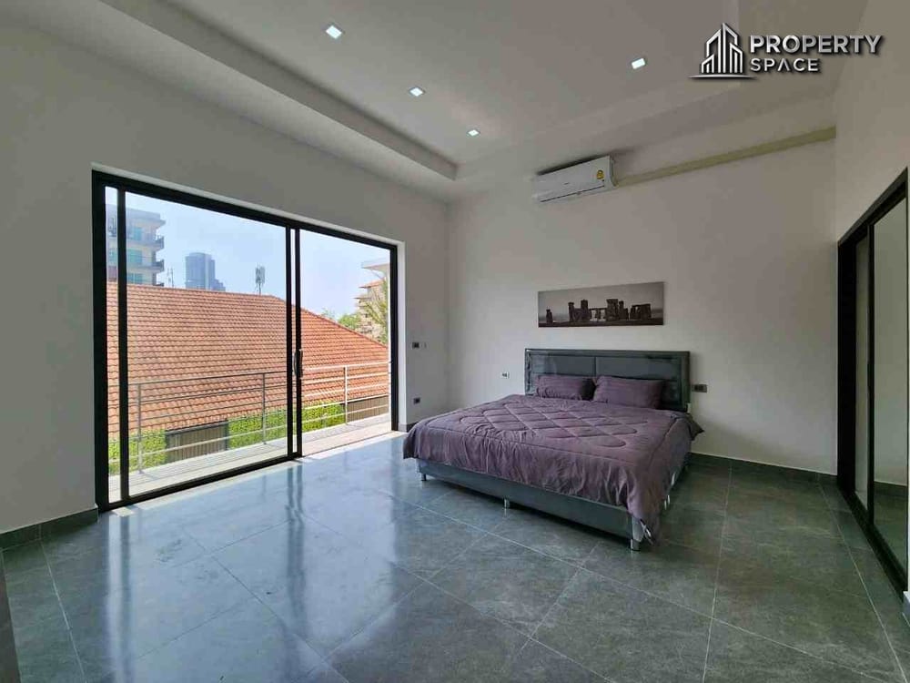 Brand New Ultra Luxury 6 Bedroom Pool Villa In the Heart of Pratumnak For Sale Image 30