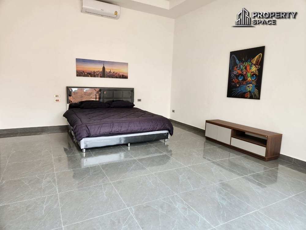 Brand New Ultra Luxury 6 Bedroom Pool Villa In the Heart of Pratumnak For Sale Image 27