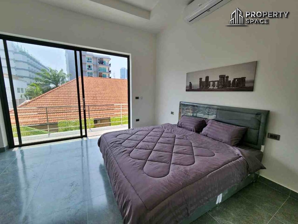 Brand New Ultra Luxury 6 Bedroom Pool Villa In the Heart of Pratumnak For Sale Image 31
