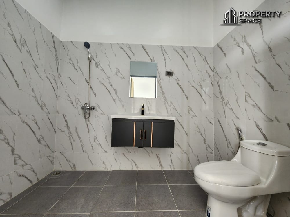Brand New Ultra Luxury 6 Bedroom Pool Villa In the Heart of Pratumnak For Sale Image 29