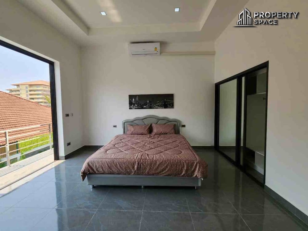 Brand New Ultra Luxury 6 Bedroom Pool Villa In the Heart of Pratumnak For Sale Image 34