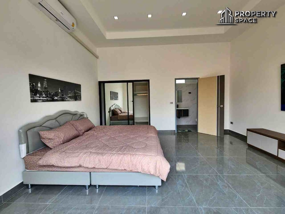 Brand New Ultra Luxury 6 Bedroom Pool Villa In the Heart of Pratumnak For Sale Image 36