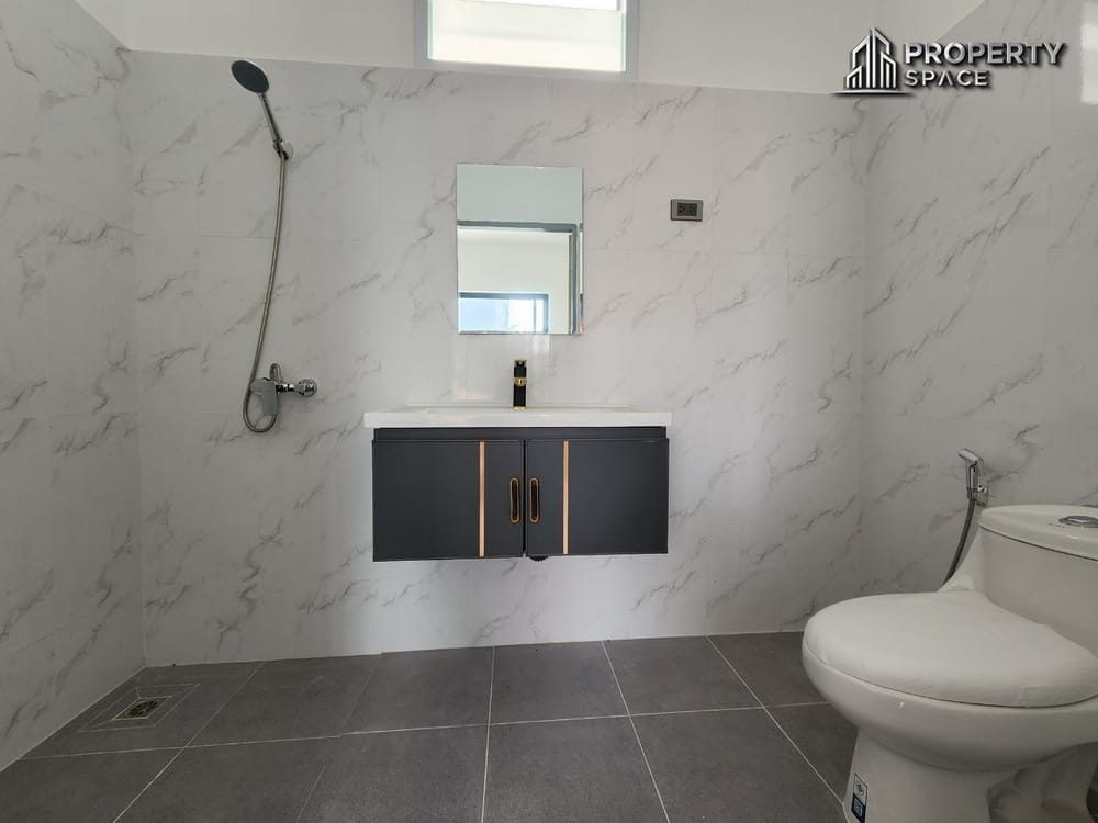 Brand New Ultra Luxury 6 Bedroom Pool Villa In the Heart of Pratumnak For Sale Image 37