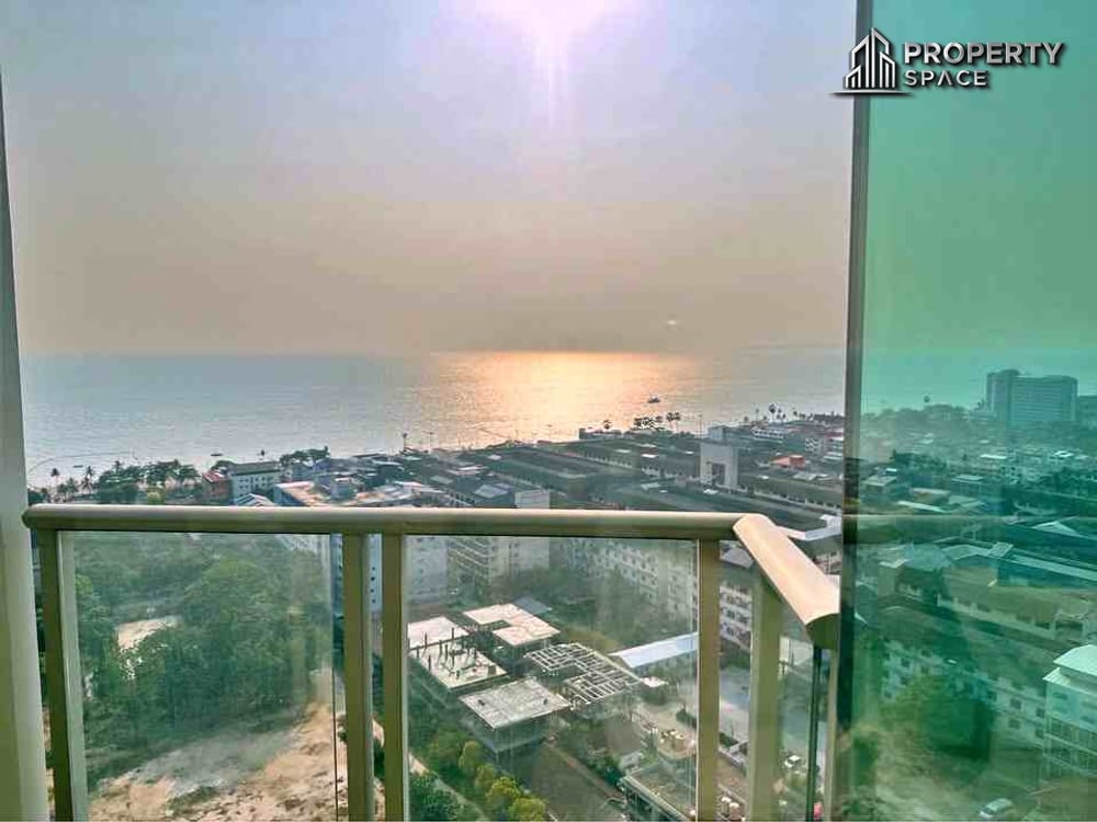 Luxury 2 Bedrooms Semi-Corner Unit at The Riviera Jomtien - For Rent  Image 1