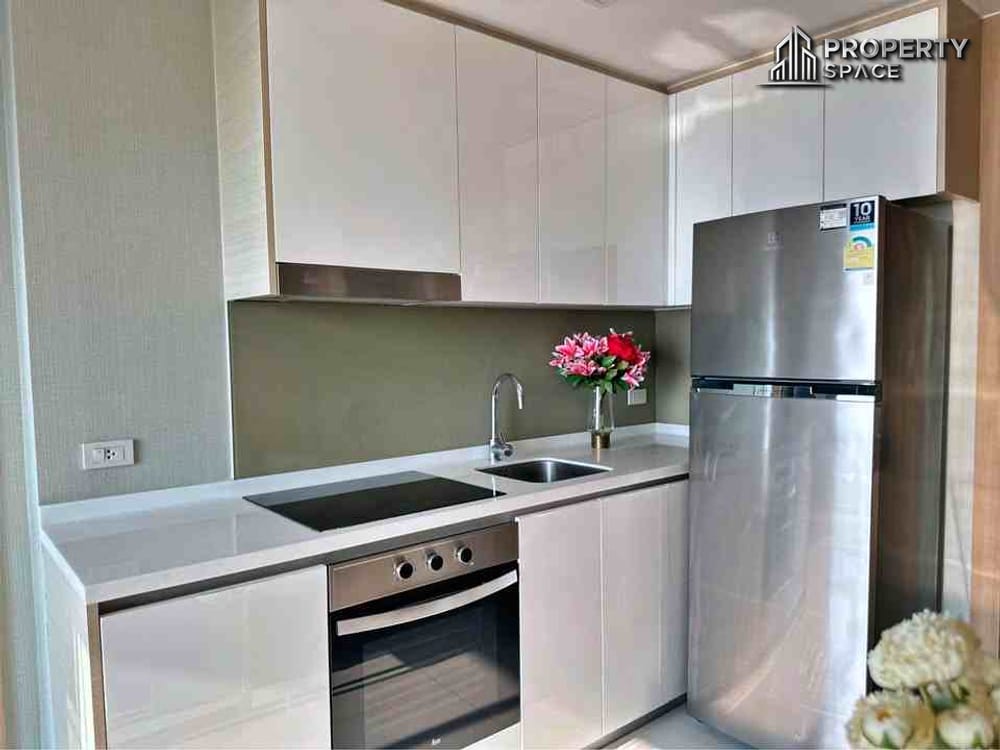 Luxury 2 Bedrooms Semi-Corner Unit at The Riviera Jomtien - For Rent  Image 4