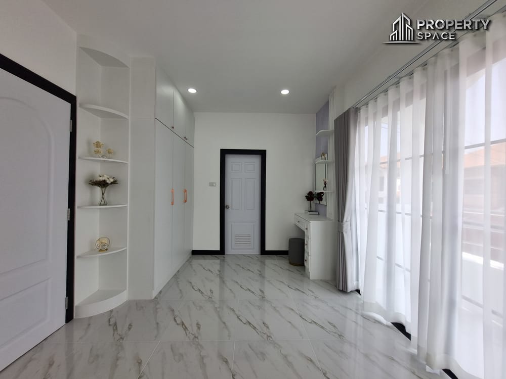 3 Bedroom Luxury Pool Villa In East Pattaya Close To Big C South Pattaya For Sale Image 32