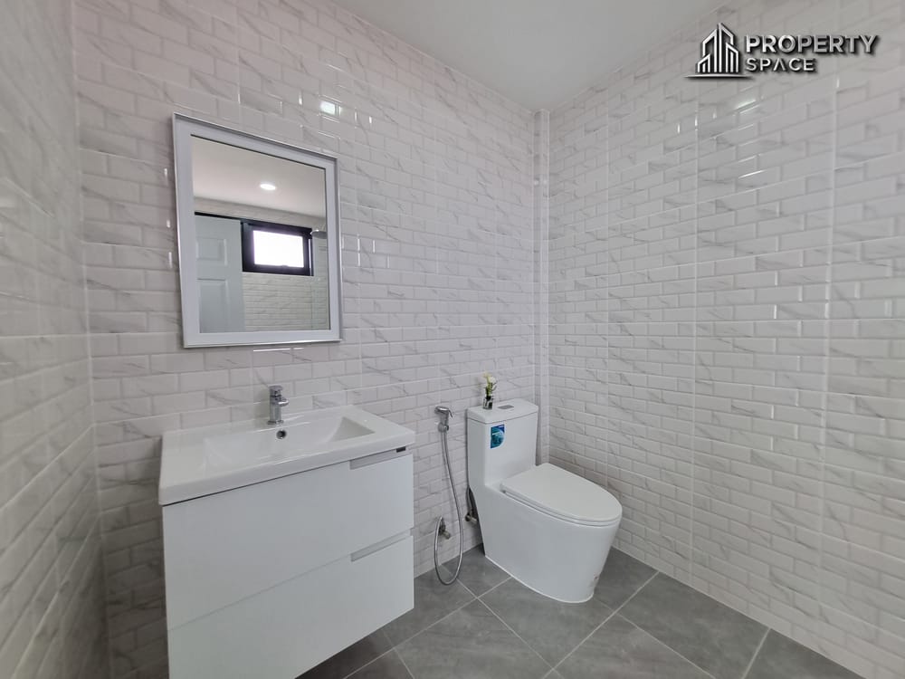 3 Bedroom Luxury Pool Villa In East Pattaya Close To Big C South Pattaya For Sale Image 33
