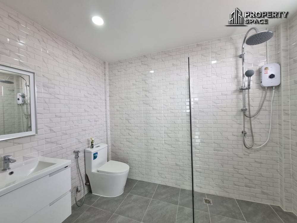 3 Bedroom Luxury Pool Villa In East Pattaya Close To Big C South Pattaya For Sale Image 34