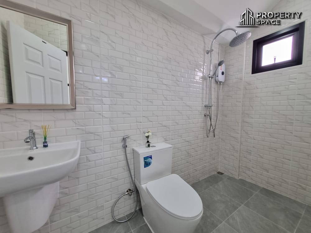 3 Bedroom Luxury Pool Villa In East Pattaya Close To Big C South Pattaya For Sale Image 41