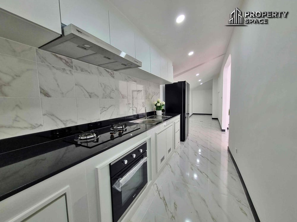3 Bedroom Luxury Pool Villa In East Pattaya Close To Big C South Pattaya For Sale Image 21