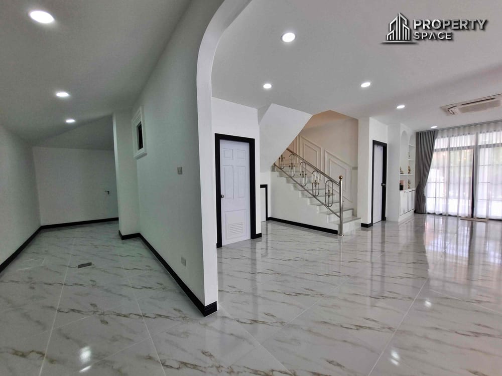 3 Bedroom Luxury Pool Villa In East Pattaya Close To Big C South Pattaya For Sale Image 22