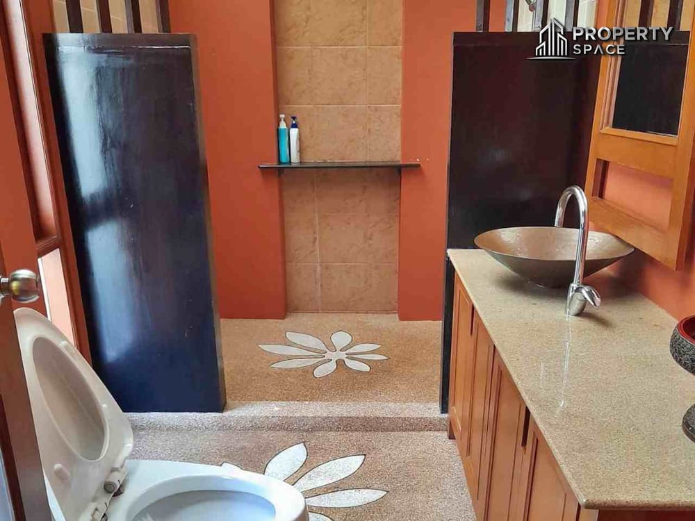 Luxurious 4 Bedroom Pool Villa In Na Jomtien Pattaya For Rent Image 13