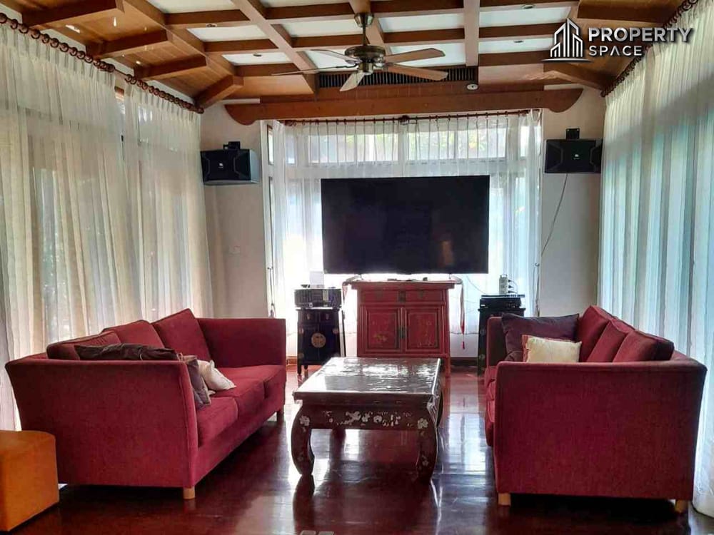Luxurious 4 Bedroom Pool Villa In Na Jomtien Pattaya For Rent Image 6