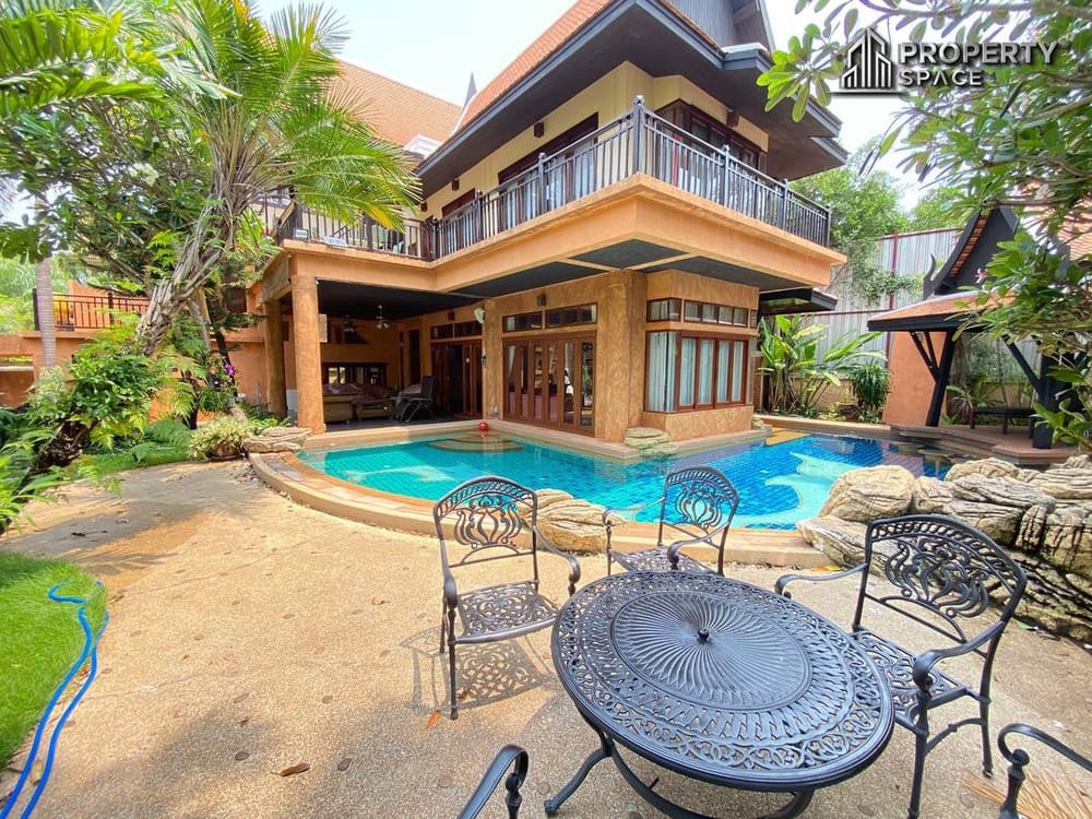 Luxurious 4 Bedroom Pool Villa In Na Jomtien Pattaya For Rent Image 1