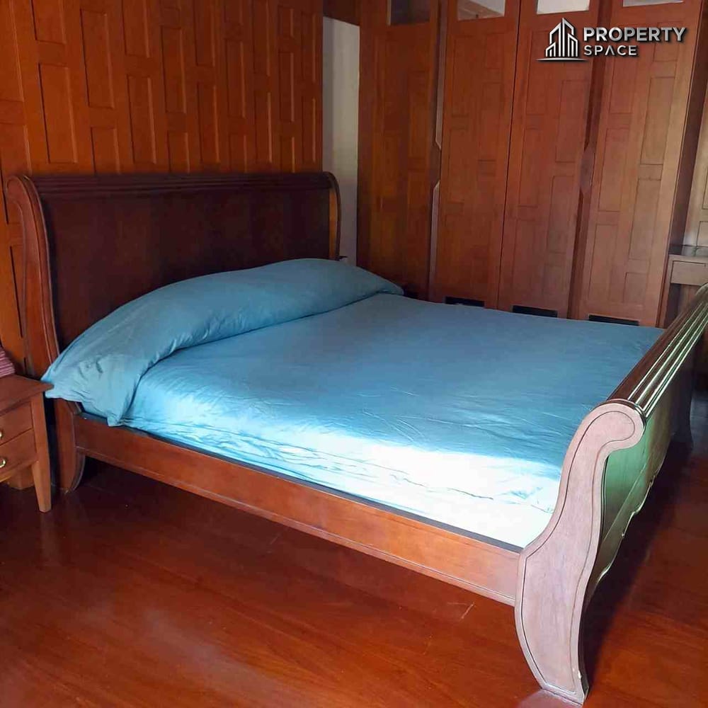 Luxurious 4 Bedroom Pool Villa In Na Jomtien Pattaya For Rent Image 14