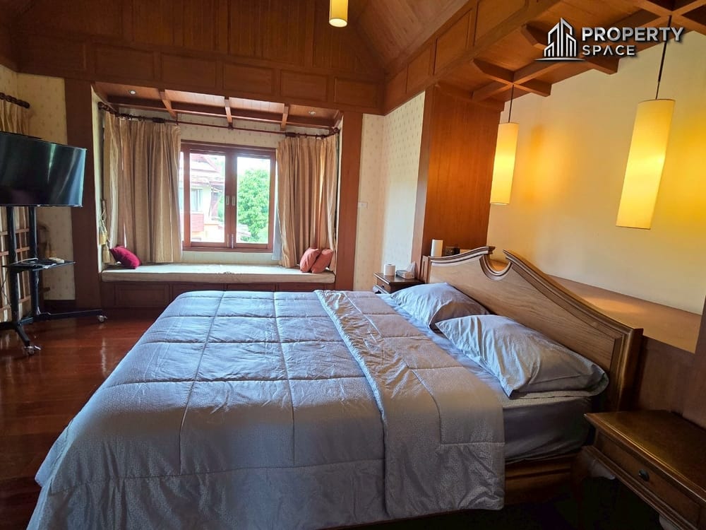 Luxurious 4 Bedroom Pool Villa In Na Jomtien Pattaya For Rent Image 14