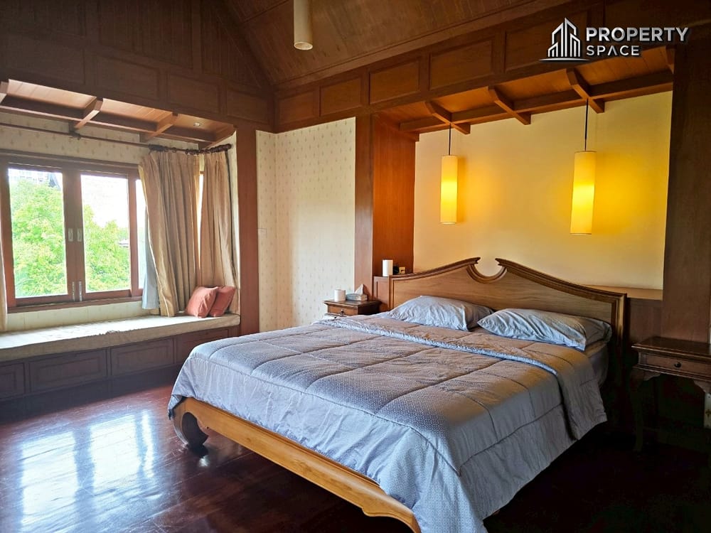 Luxurious 4 Bedroom Pool Villa In Na Jomtien Pattaya For Rent Image 13