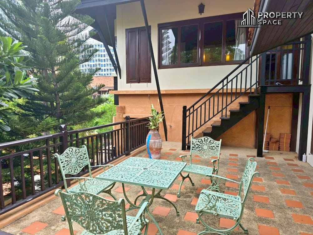 Luxurious 4 Bedroom Pool Villa In Na Jomtien Pattaya For Rent Image 34