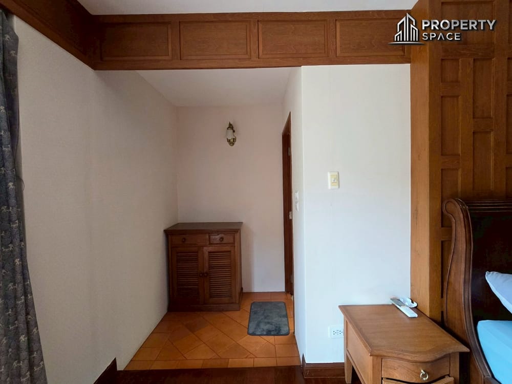 Luxurious 4 Bedroom Pool Villa In Na Jomtien Pattaya For Rent Image 23