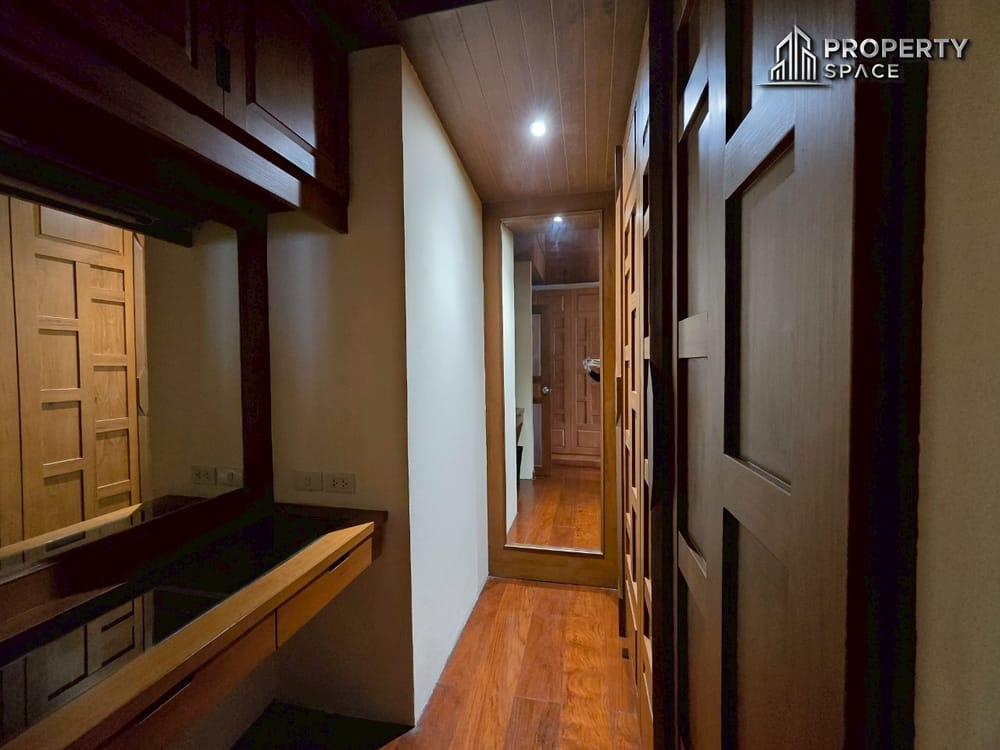 Luxurious 4 Bedroom Pool Villa In Na Jomtien Pattaya For Rent Image 15