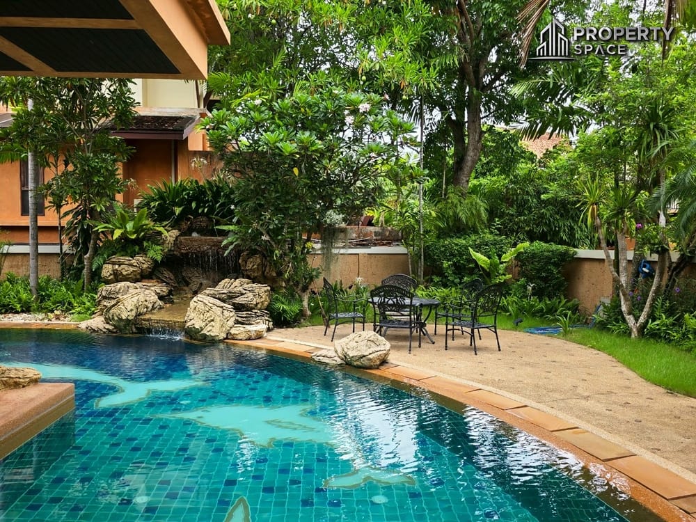Luxurious 4 Bedroom Pool Villa In Na Jomtien Pattaya For Rent Image 6