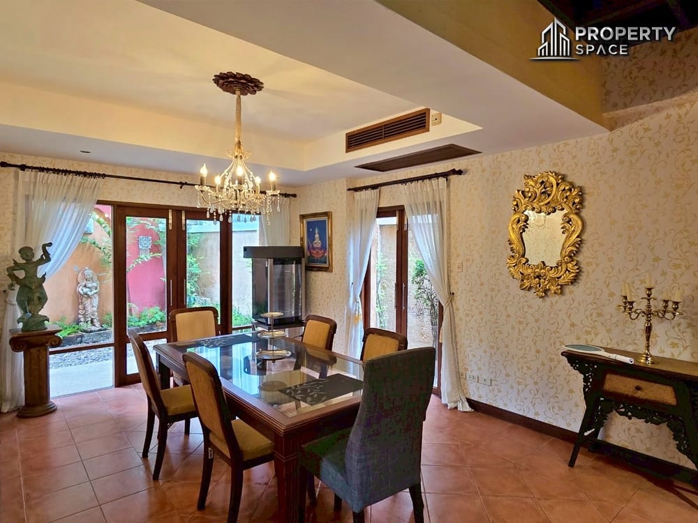 Luxurious 4 Bedroom Pool Villa In Na Jomtien Pattaya For Rent Image 9