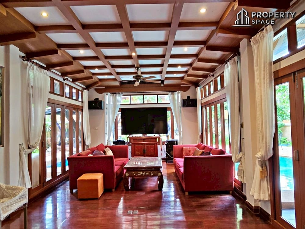 Luxurious 4 Bedroom Pool Villa In Na Jomtien Pattaya For Rent Image 7