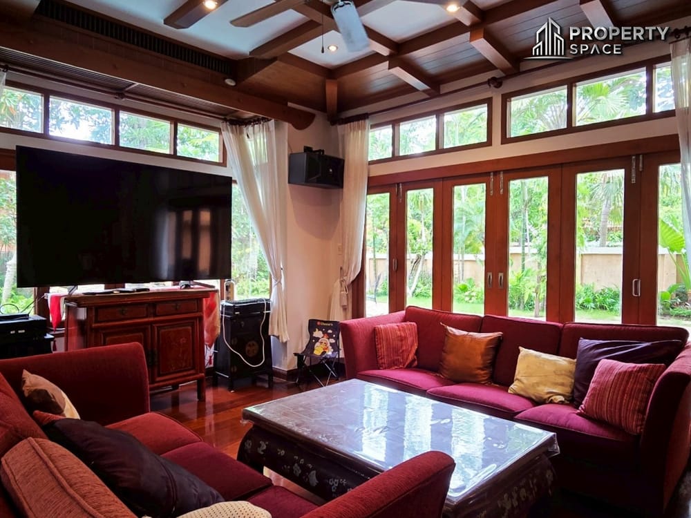 Luxurious 4 Bedroom Pool Villa In Na Jomtien Pattaya For Rent Image 6