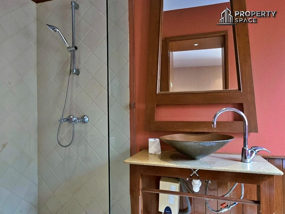 Luxurious 4 Bedroom Pool Villa In Na Jomtien Pattaya For Rent Image 30