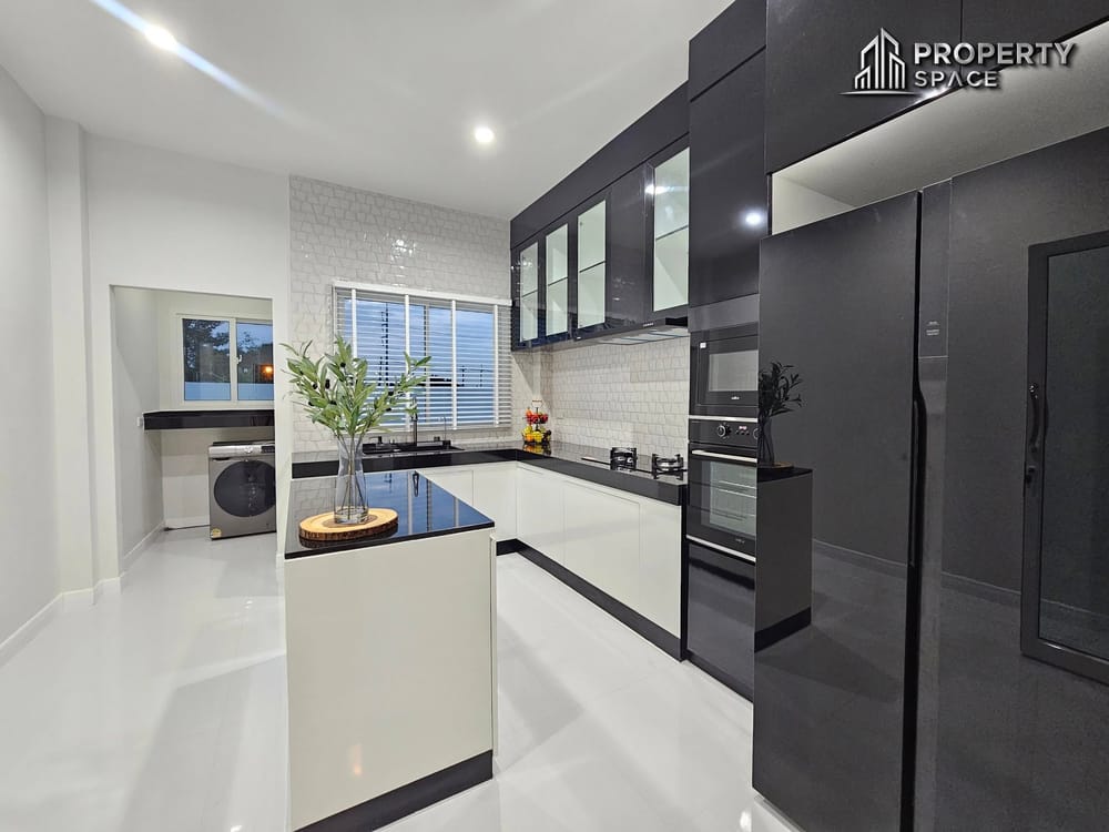Brand New 3 Bedroom Pool Villa Modern Style In Huai Yai For Sale Image 13