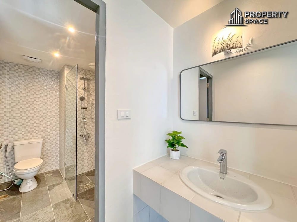 Brand New 1-Bedroom Sea View Condo in Pattaya Condotel Chain Jomtien For Sale Image 11