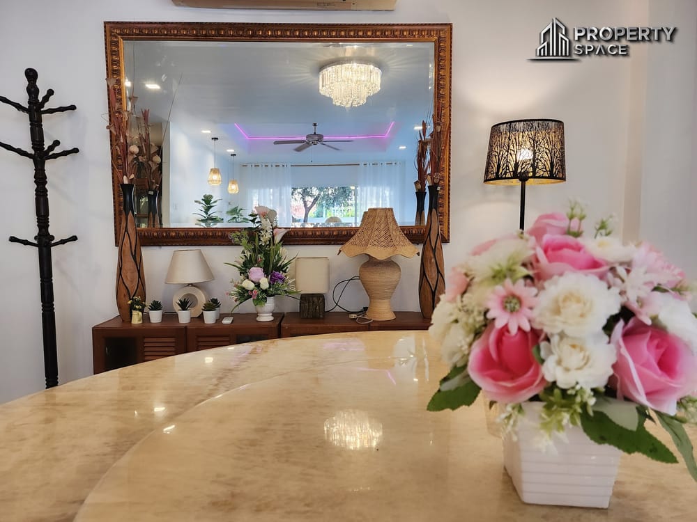 Spacious 5 Bedroom Pool Villa In Jomtien Pattaya For Rent Image 8