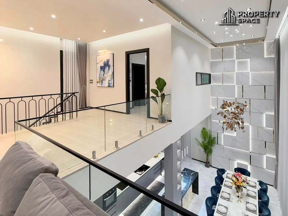 5 Bedroom Modern Luxury Pool Villa Near Regent International School Pattaya Image 11
