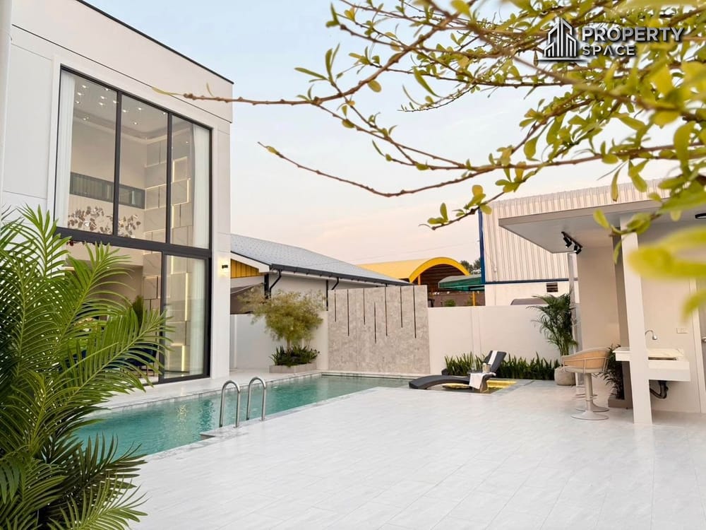 5 Bedroom Modern Luxury Pool Villa Near Regent International School Pattaya Image 3