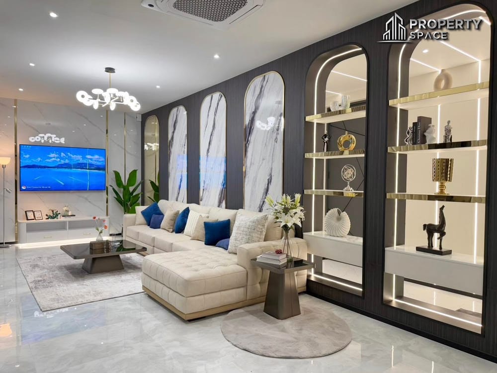 5 Bedroom Modern Luxury Pool Villa Near Regent International School Pattaya Image 5