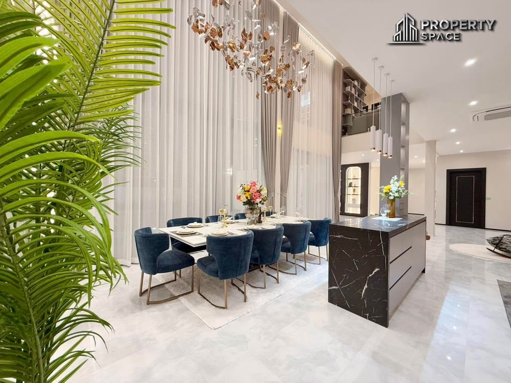 5 Bedroom Modern Luxury Pool Villa Near Regent International School Pattaya Image 6