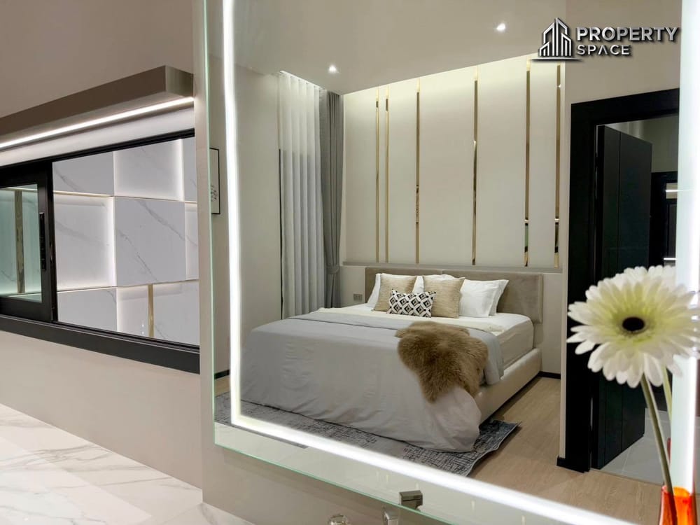 5 Bedroom Modern Luxury Pool Villa Near Regent International School Pattaya Image 20