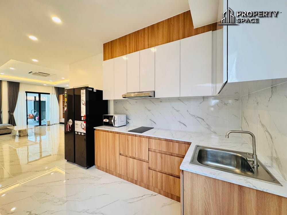 Newly Renovated 4 Bedroom Pool Villa Near Jomtien Beach For Sale - Great for Living or Investment! Image 13